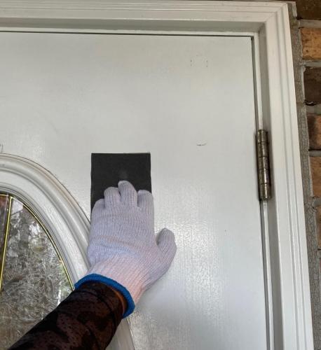 玄関ドアの目荒らし